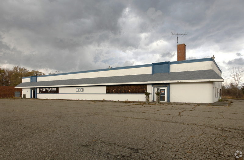 Eastown Bowl - Real Estate Listing Photo (newer photo)